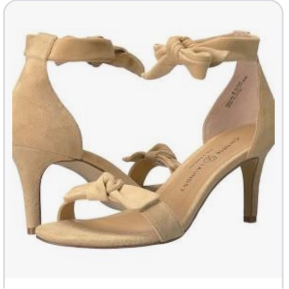 NEW Chinese Laundry LA Rhonda beige/light yellow suede bow/tie heels 8.5 👠